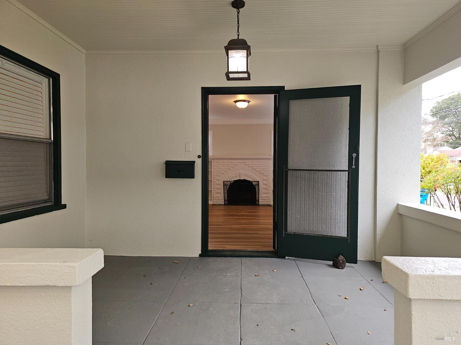 412 Lincoln Street Santa Rosa, CA 95401 - Photo 2 of 35 a view of entryway