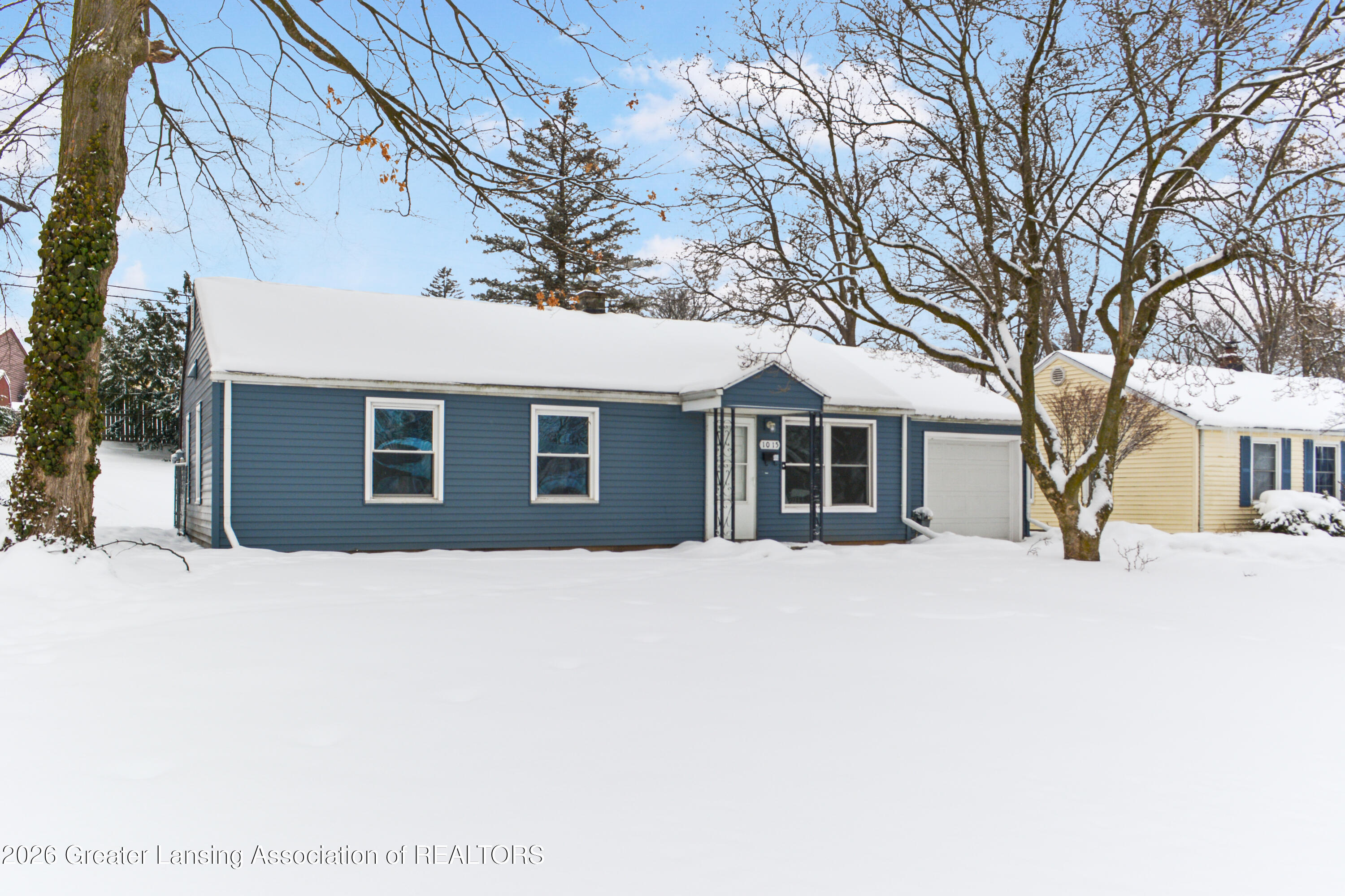 1015 Westfield Road Lansing, MI 48917 - Photo 1 of 19 DSC_0379