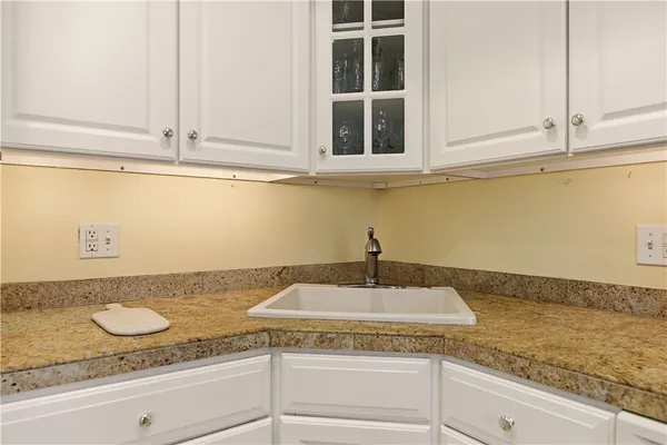 $4,000 | 216 Goddard Row, Newport, RI 02840