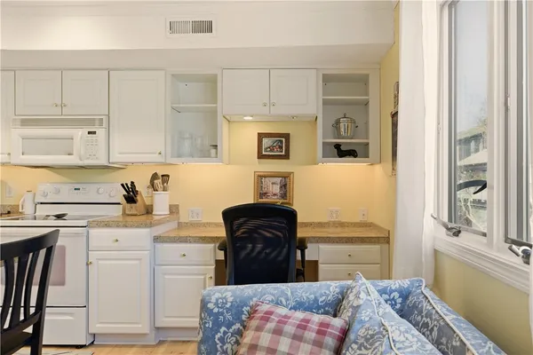 $4,000 | 216 Goddard Row, Newport, RI 02840