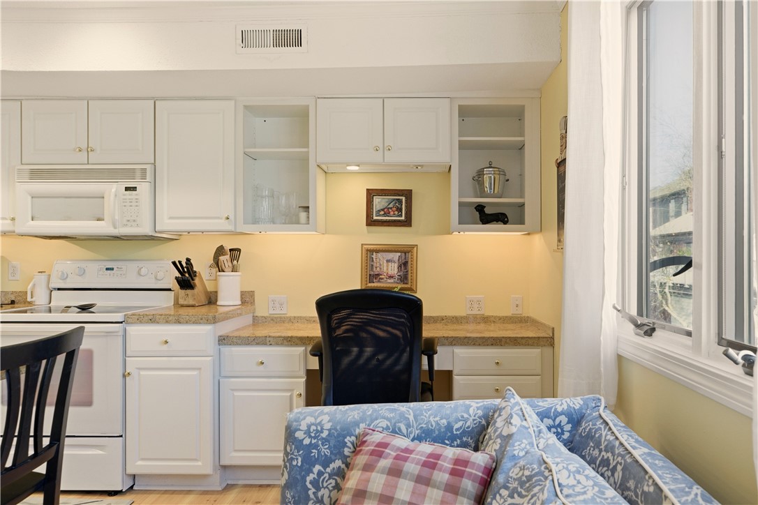 216 Goddard Row Newport, RI 02840 - Photo 5 of 29