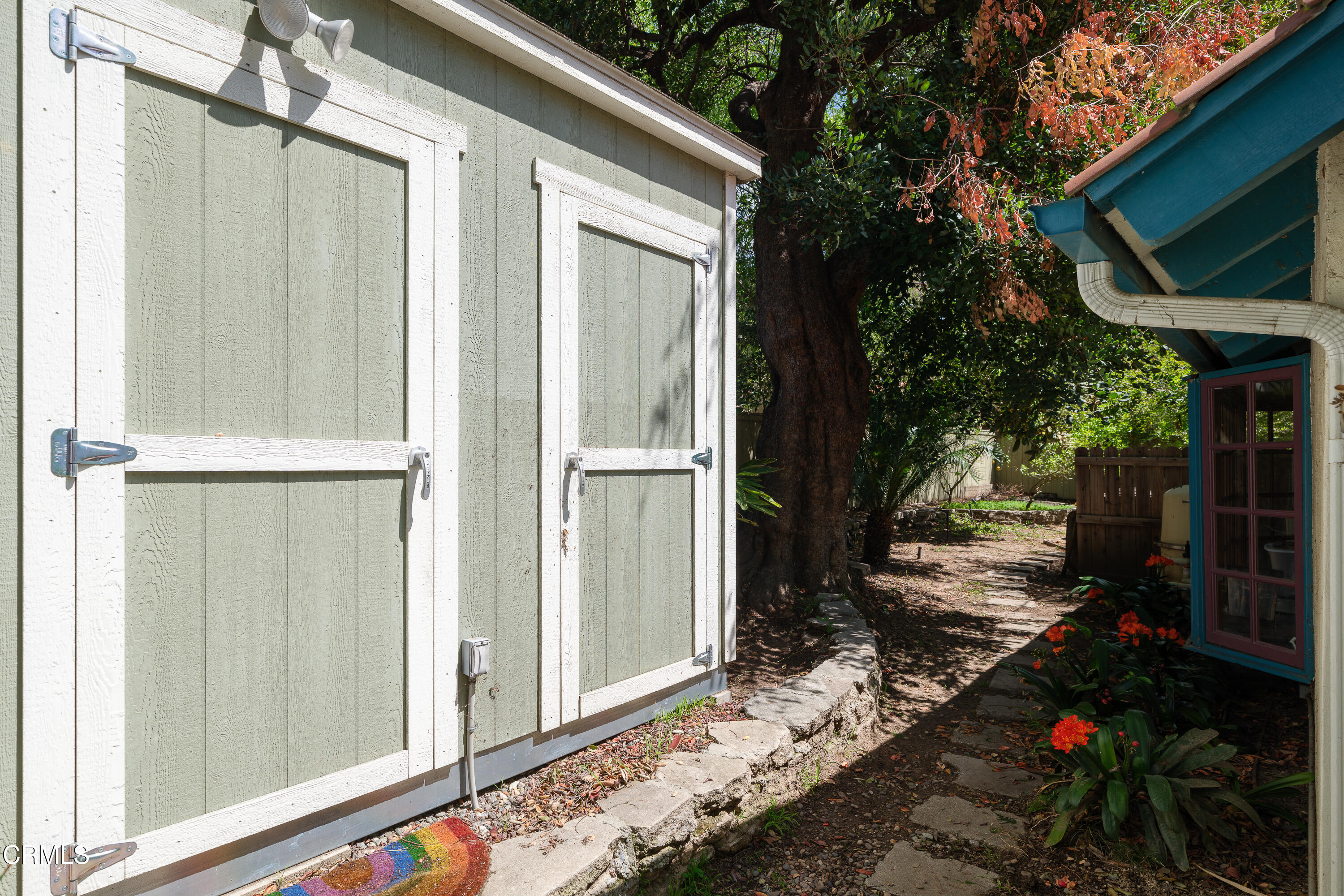 1073 Atchison Street Pasadena, CA 91104 - Photo 54 of 66 a backyard of a house