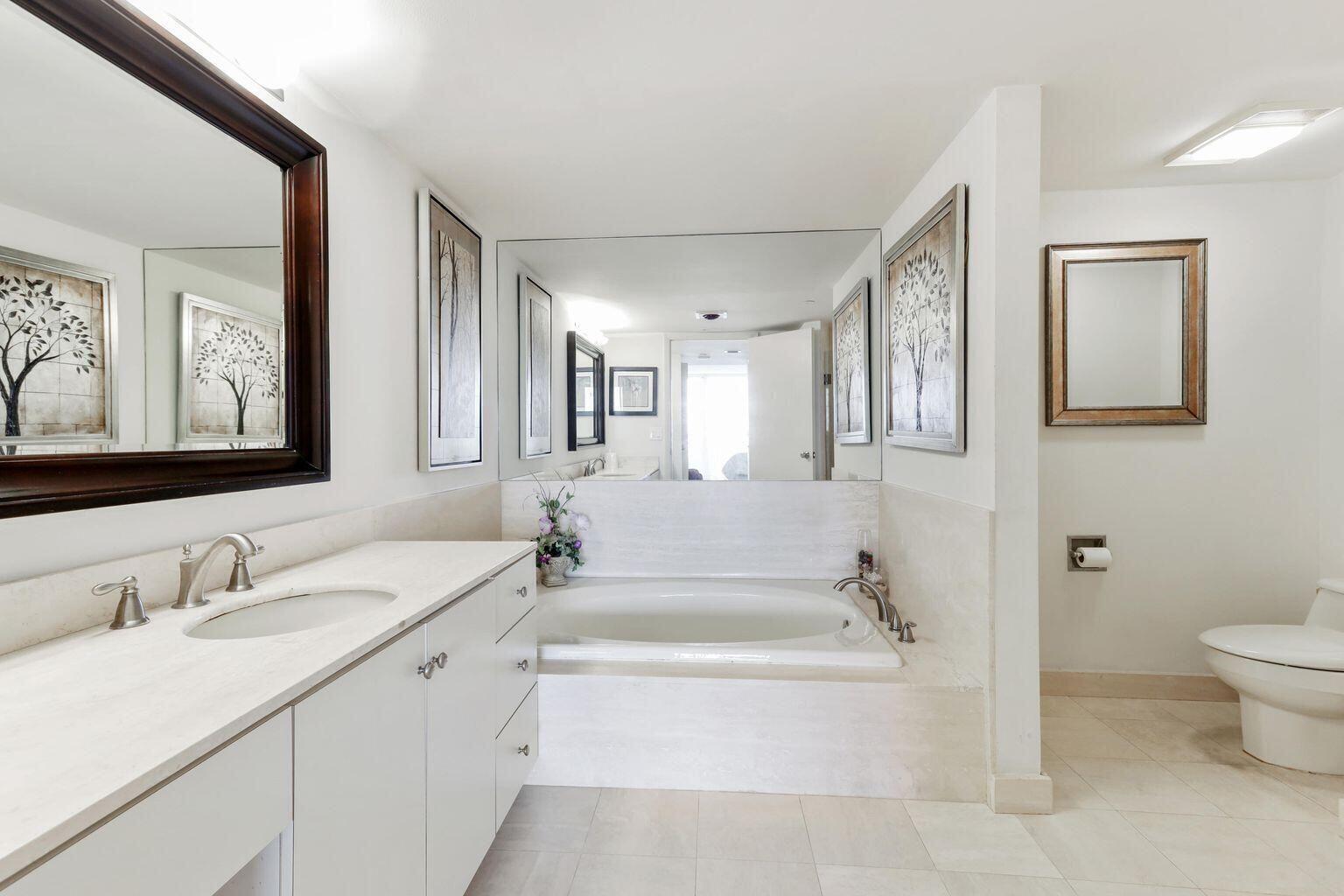 4201 North Ocean Boulevard, Unit 1406 Boca Raton, FL 33431 - Photo 9 of 33 4201 N Ocean Blvd #1406 (Bath #1)