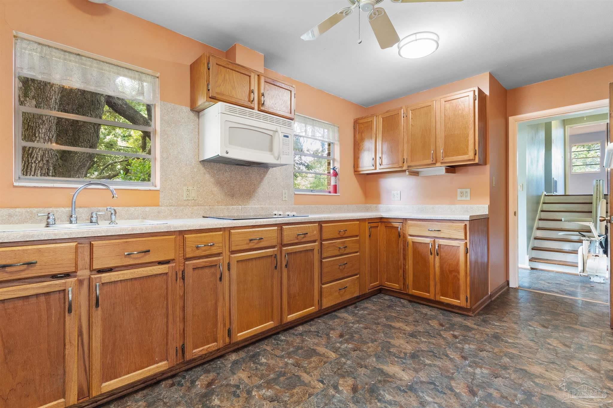 1002 East Montclair Road Pensacola, FL 32505 - Photo 8 of 25 Gallery Image 8