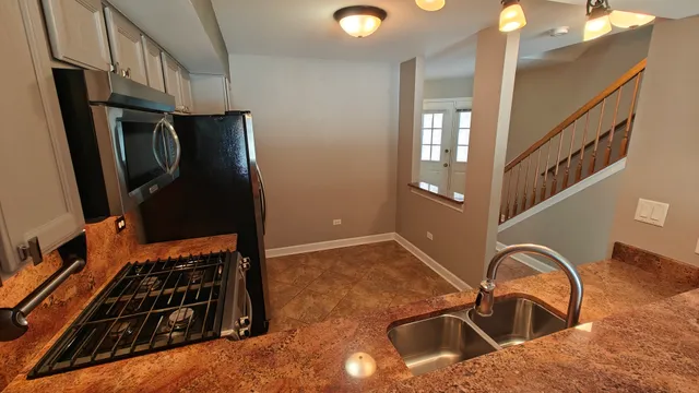 $2,550 | 1644 Orchard Avenue, Unit 1644, Schaumburg, IL 60193