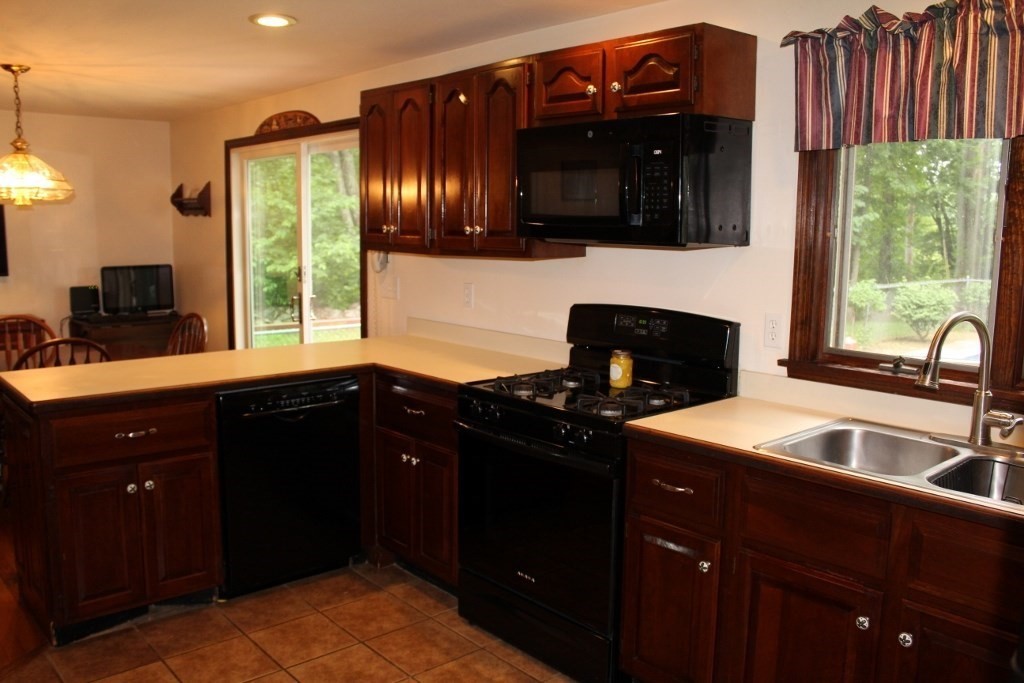 154 Glazier Road Barre, MA 01005 - Photo 12 of 24