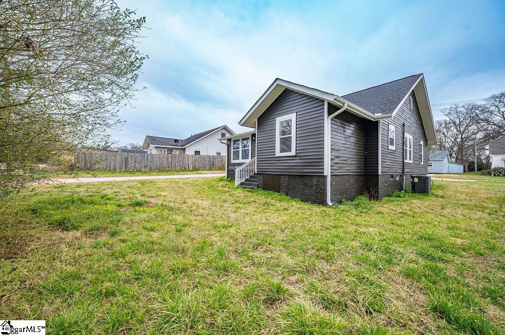 136 Lee Street Laurens, SC 29360 - Photo 28 of 29