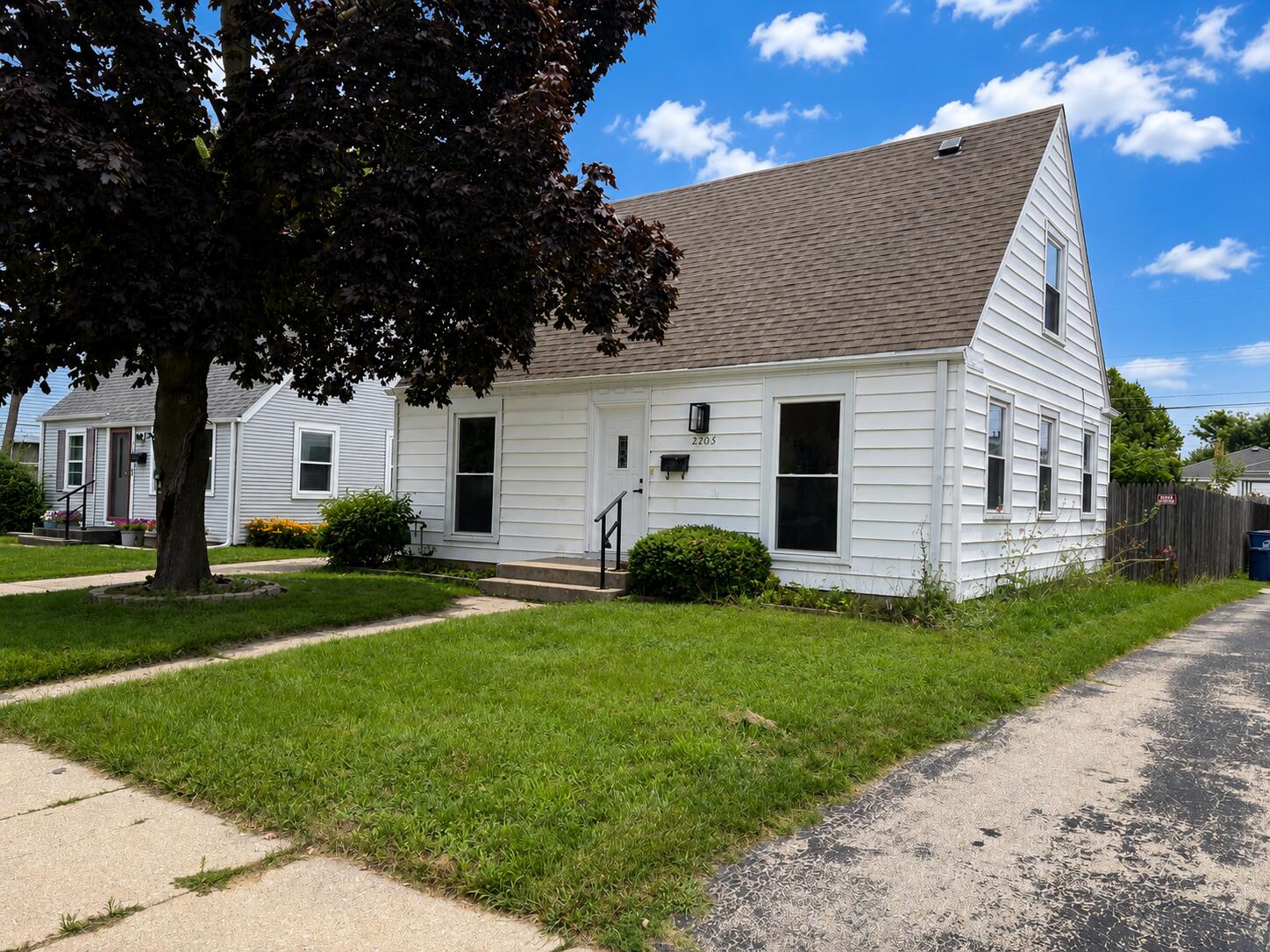 2205 Hayes Avenue Racine, WI 53405 - Photo 1 of 21 2205 Hayes Ave