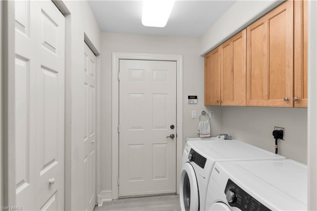 1273 Rialto Way, Unit 102 Naples, FL 34114 - Photo 13 of 34