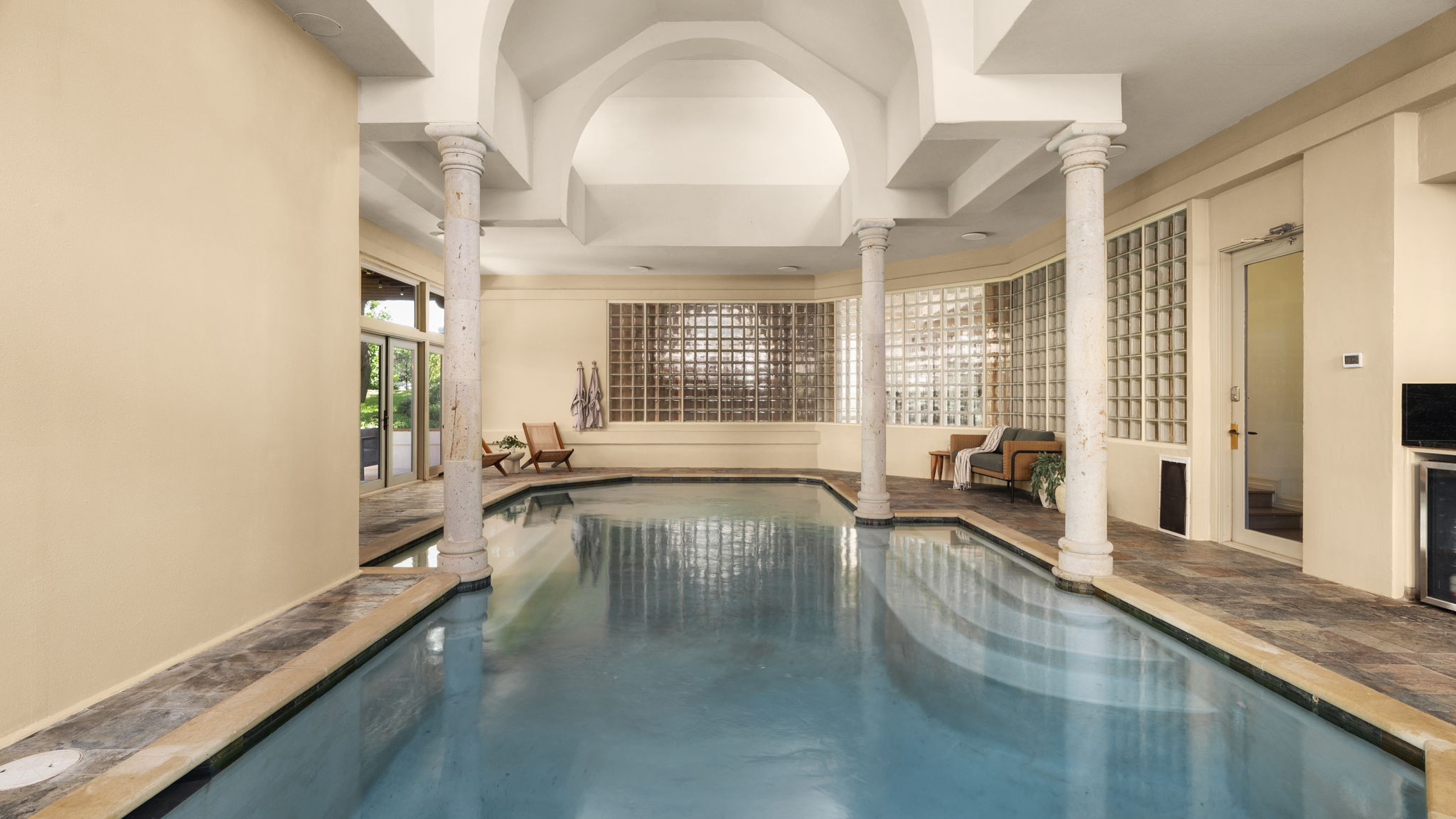 2036 Wimberly Lane Austin, TX 78735 - Photo 23 of 40 Indoor pool