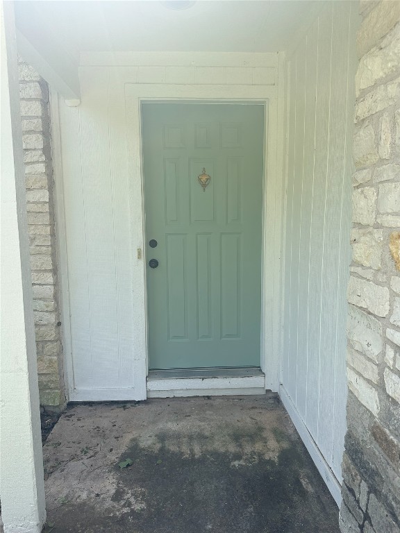 7800 Chimayo Cove, Unit B Austin, TX 78729 - Photo 2 of 17 a view of entryway with shower