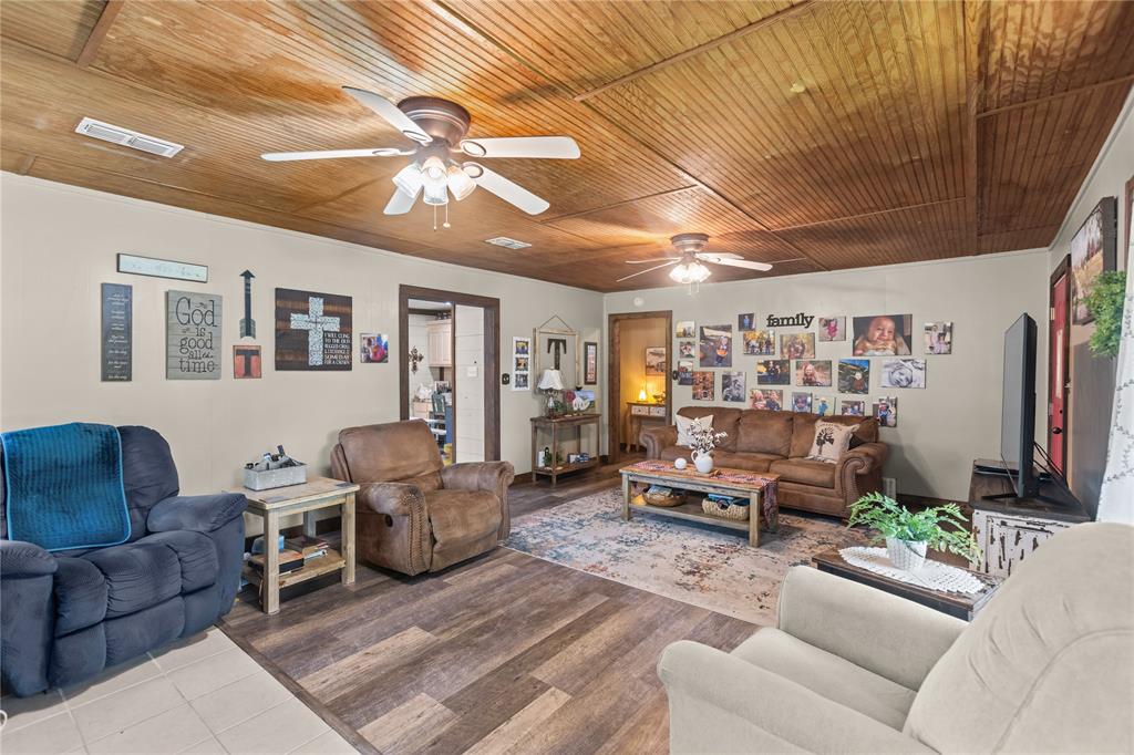 2461 County Road Blossom, TX 75416 - Photo 20 of 27
