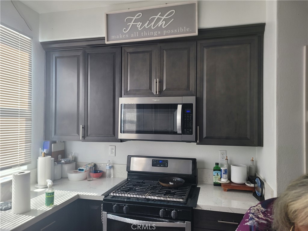 13 Edgemont Way Compton, CA 90221 - Photo 6 of 14