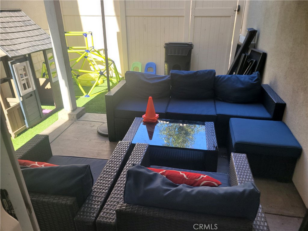 13 Edgemont Way Compton, CA 90221 - Photo 7 of 14