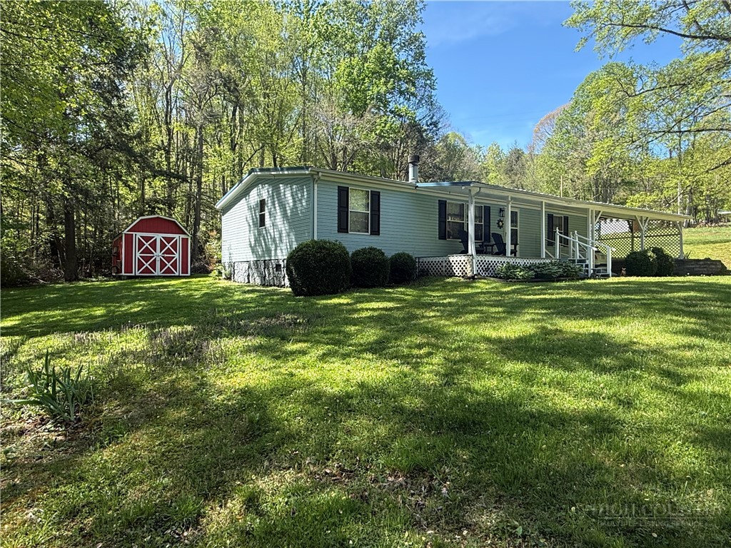 869 Little Elk Road Elk Park, NC 28622 - Photo 3 of 46 Gallery Image 3