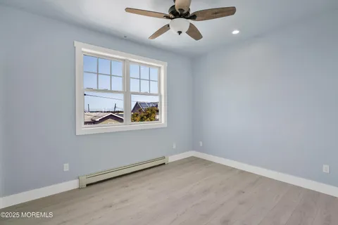 a view of an empty room and a gallery