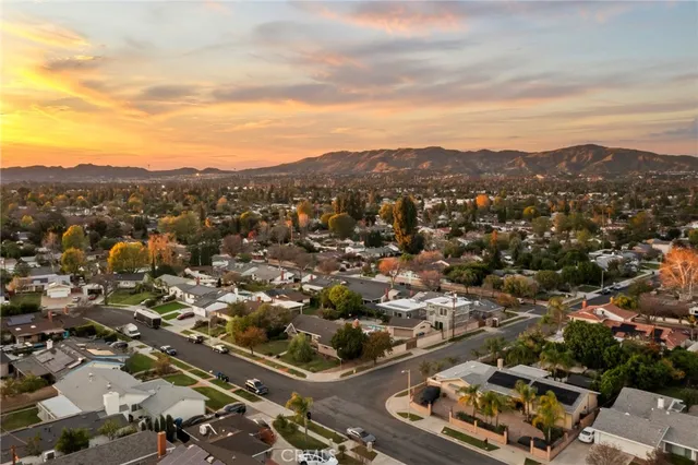 $1,550,000 | 10000 Amestoy Avenue, Northridge, CA 91325