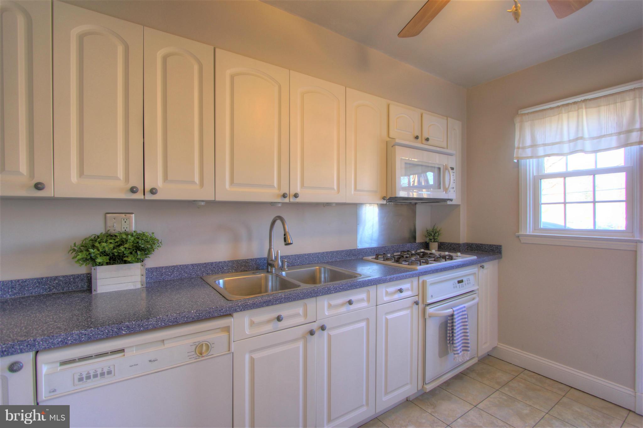 183 Cherrydell Road Catonsville, MD 21228 - Photo 12 of 30 Kitchen