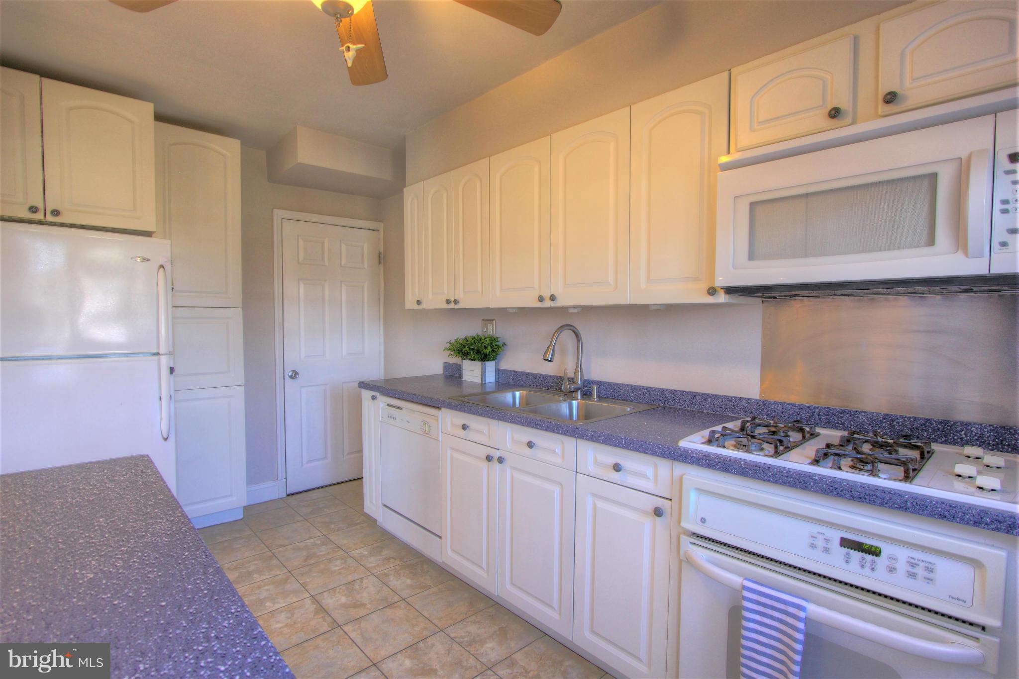 183 Cherrydell Road Catonsville, MD 21228 - Photo 14 of 30 Kitchen