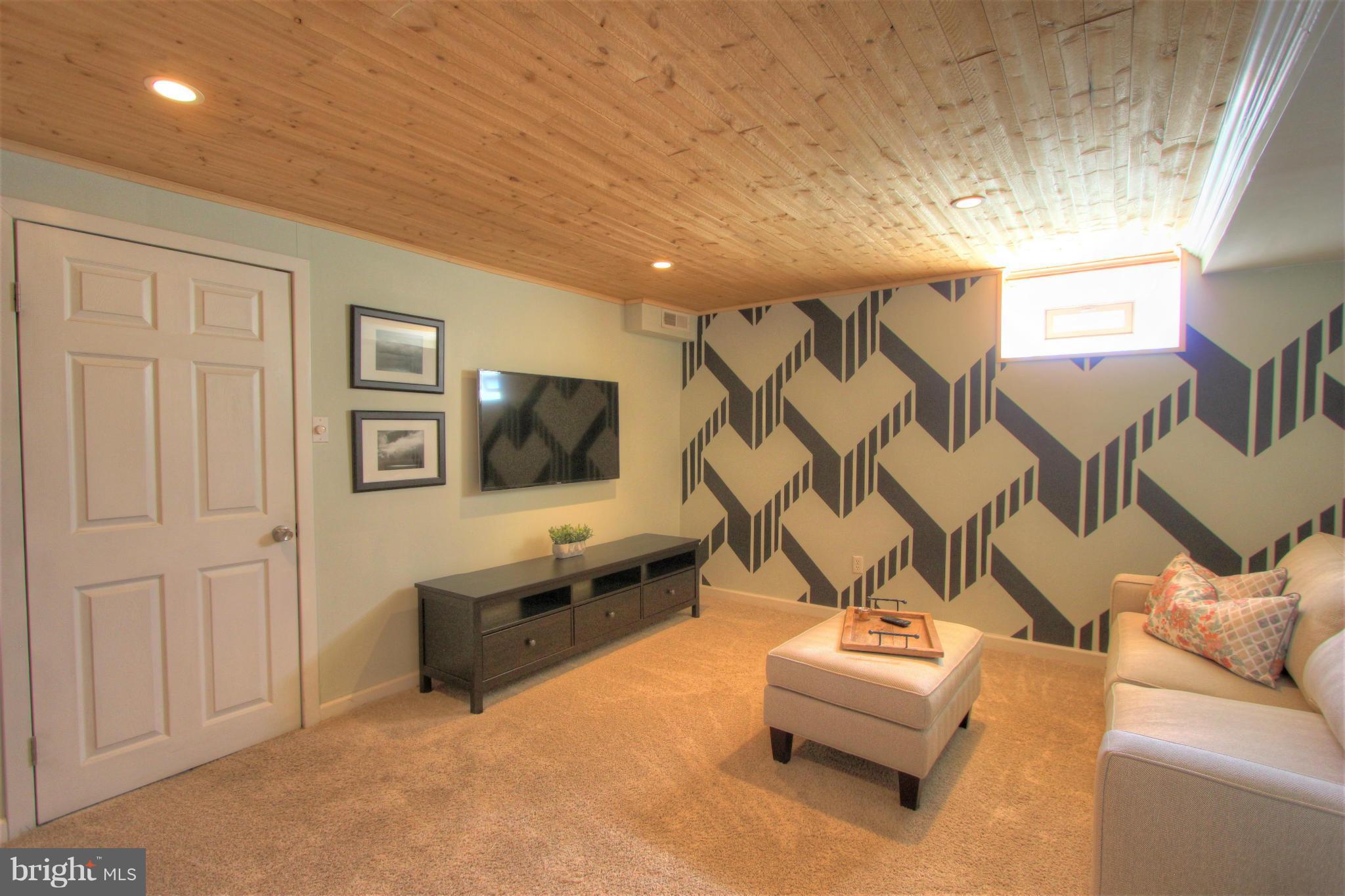 183 Cherrydell Road Catonsville, MD 21228 - Photo 16 of 30 Family Room