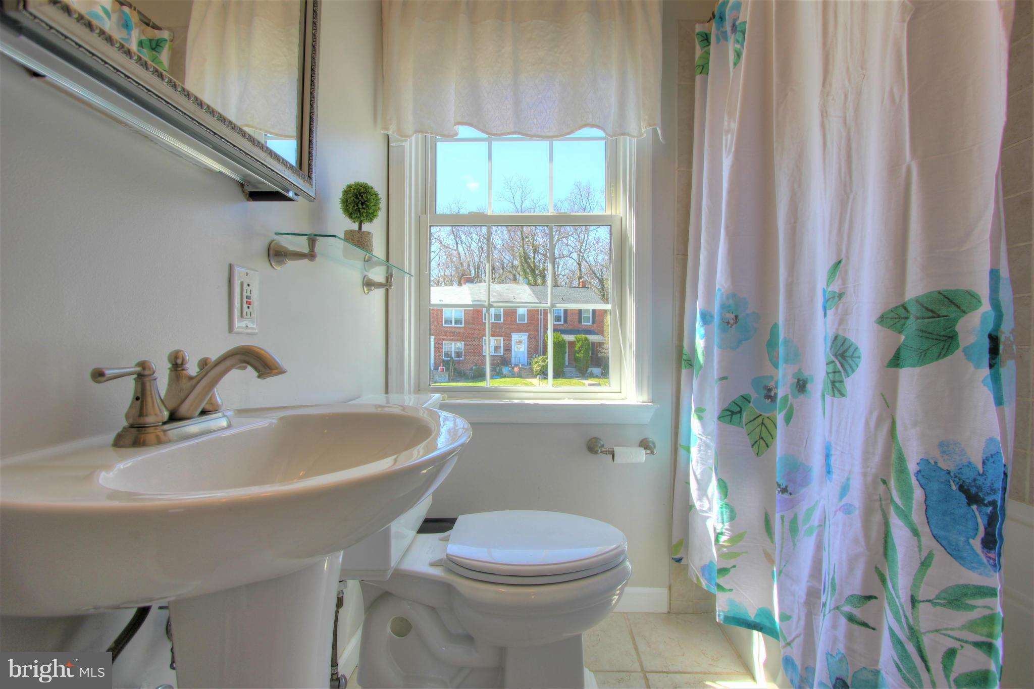 183 Cherrydell Road Catonsville, MD 21228 - Photo 22 of 30 Bath