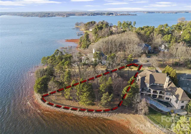 a view of a water fountain