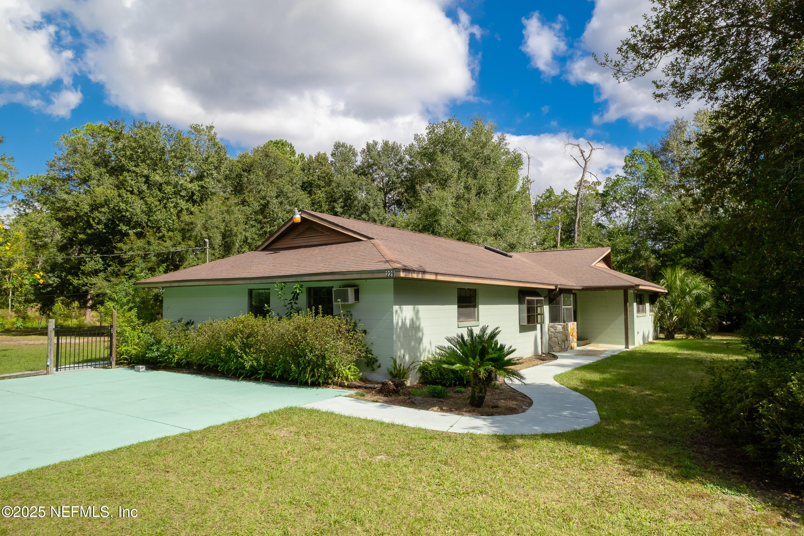 229 Davis Lake Road Palatka, FL 32177 - Photo 62 of 73 229DavisLake-0019