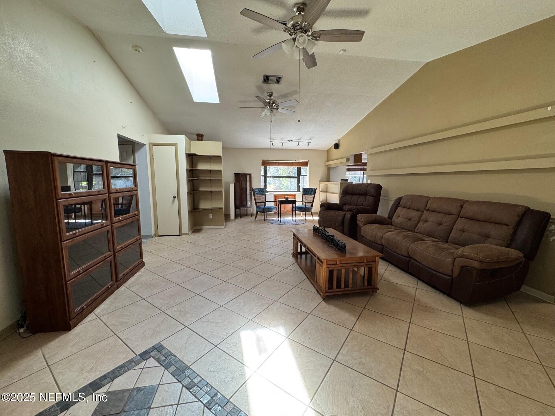 229 Davis Lake Road Palatka, FL 32177 - Photo 8 of 73 IMG_7877