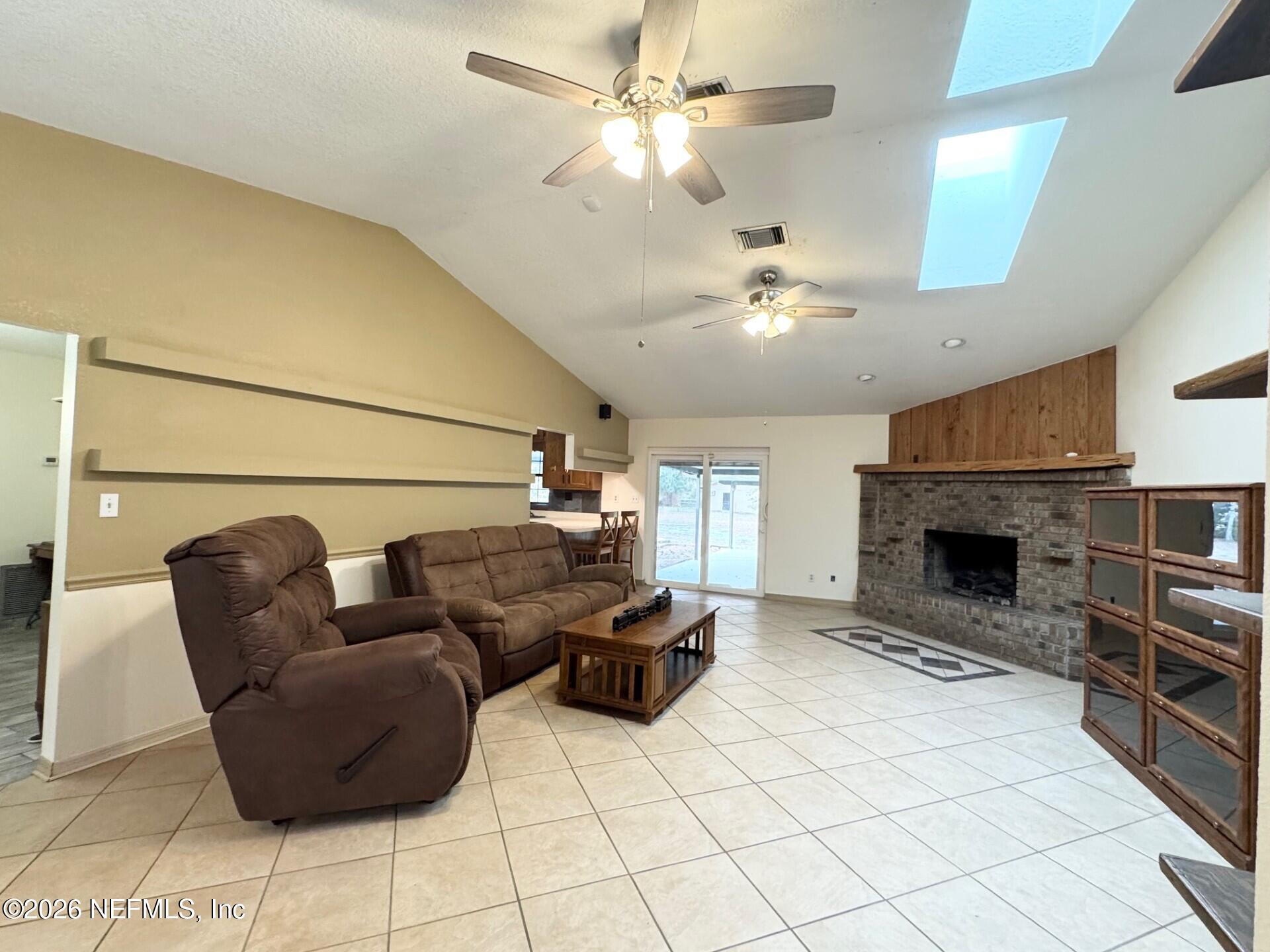 229 Davis Lake Road Palatka, FL 32177 - Photo 8 of 67 IMG_8288