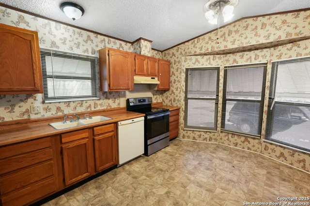 $1,050 | 16240 San Pedro Avenue, Unit 220, San Antonio, TX 78232