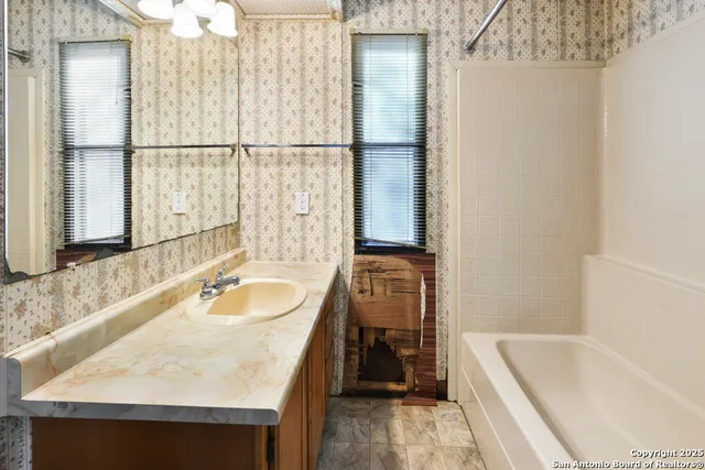 $1,050 | 16240 San Pedro Avenue, Unit 220, San Antonio, TX 78232