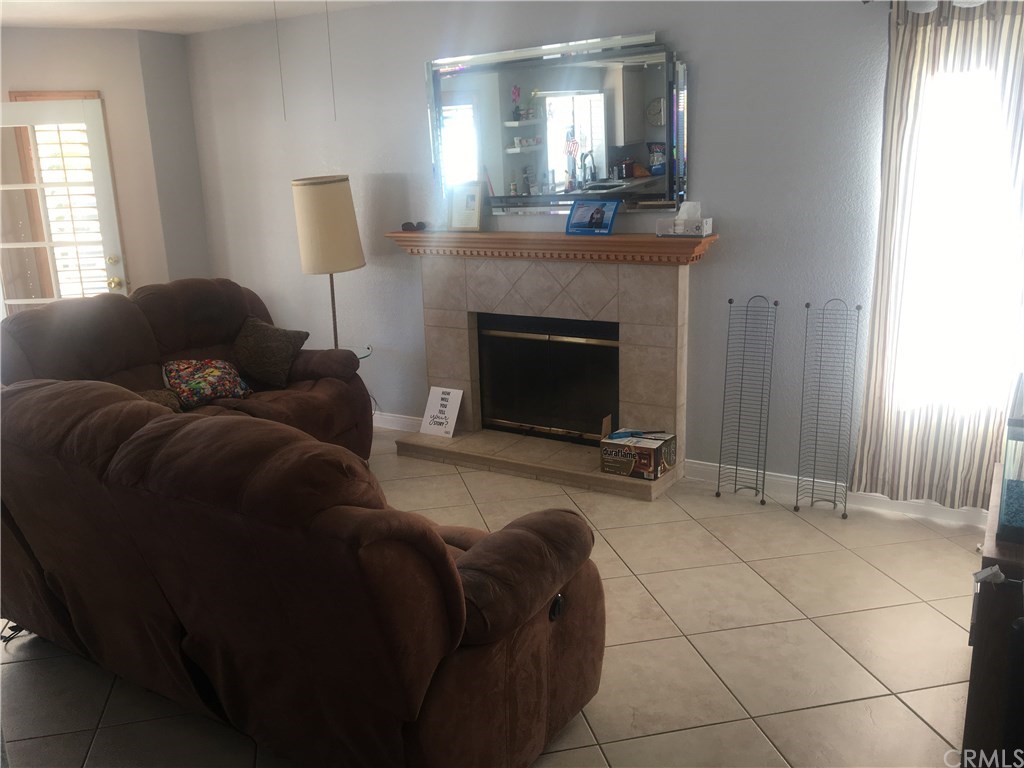 1712 Deanna Way Redlands, CA 92374 - Photo 2 of 11