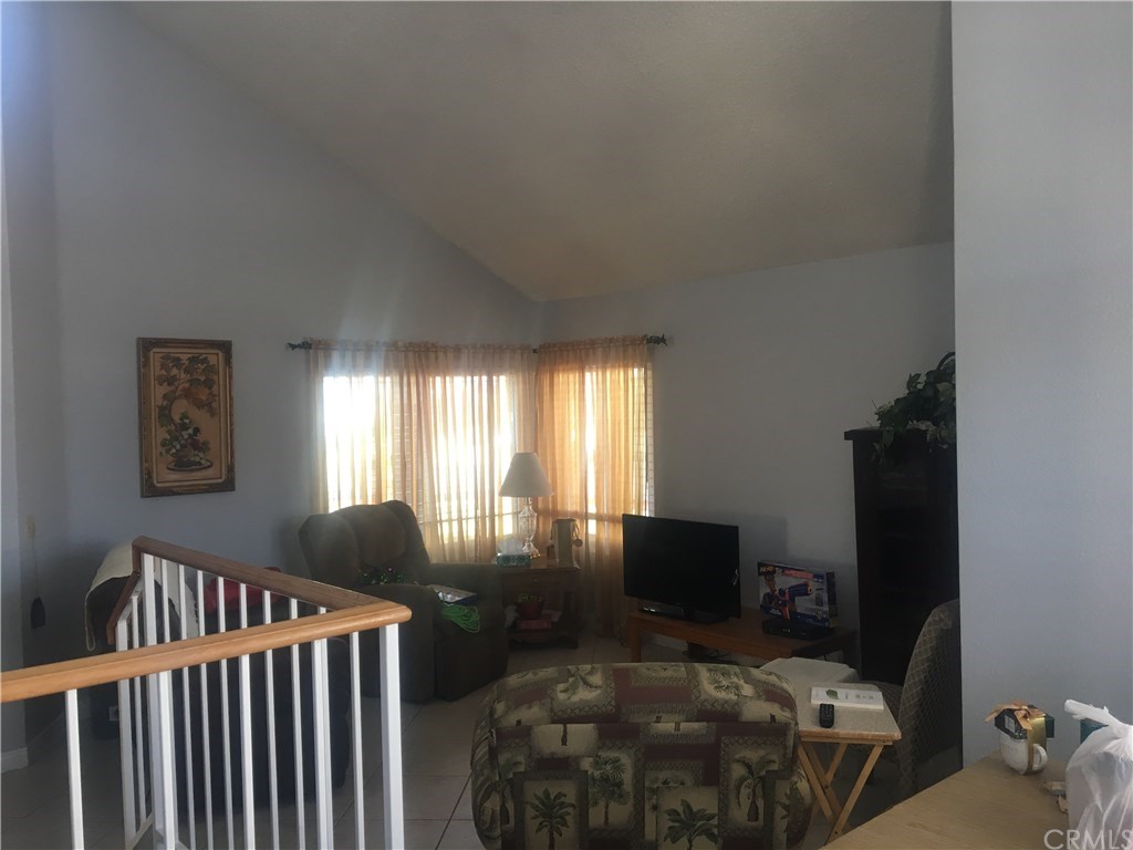 1712 Deanna Way Redlands, CA 92374 - Photo 3 of 11