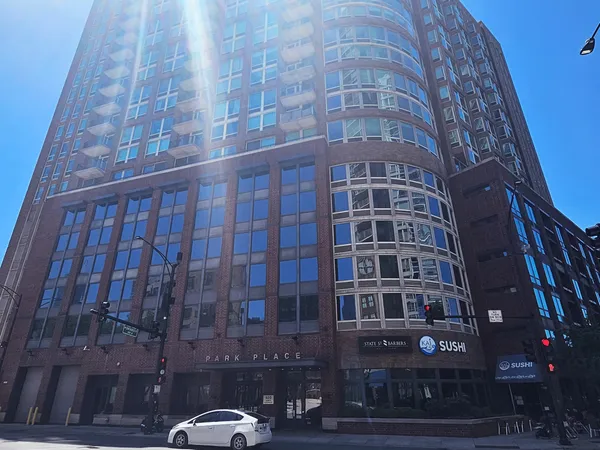 $2,500 | 600 North Kingsbury Street, Unit 1404, Chicago, IL 60654