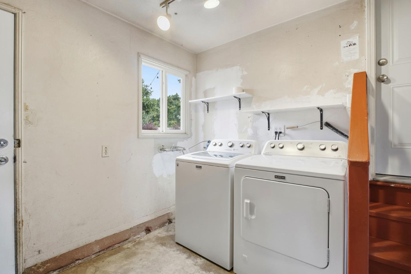 76 Georgia Way San Leandro, CA 94577 - Photo 26 of 32 a utility room with dryer and washer