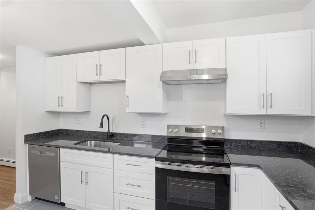 70 Commandants Way, Unit 70 Chelsea, MA 02150 - Photo 7 of 36