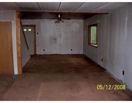 358 Upper Braeburn Road Lower Burrell, PA 15068 - Photo 4 of 8 Living Room.