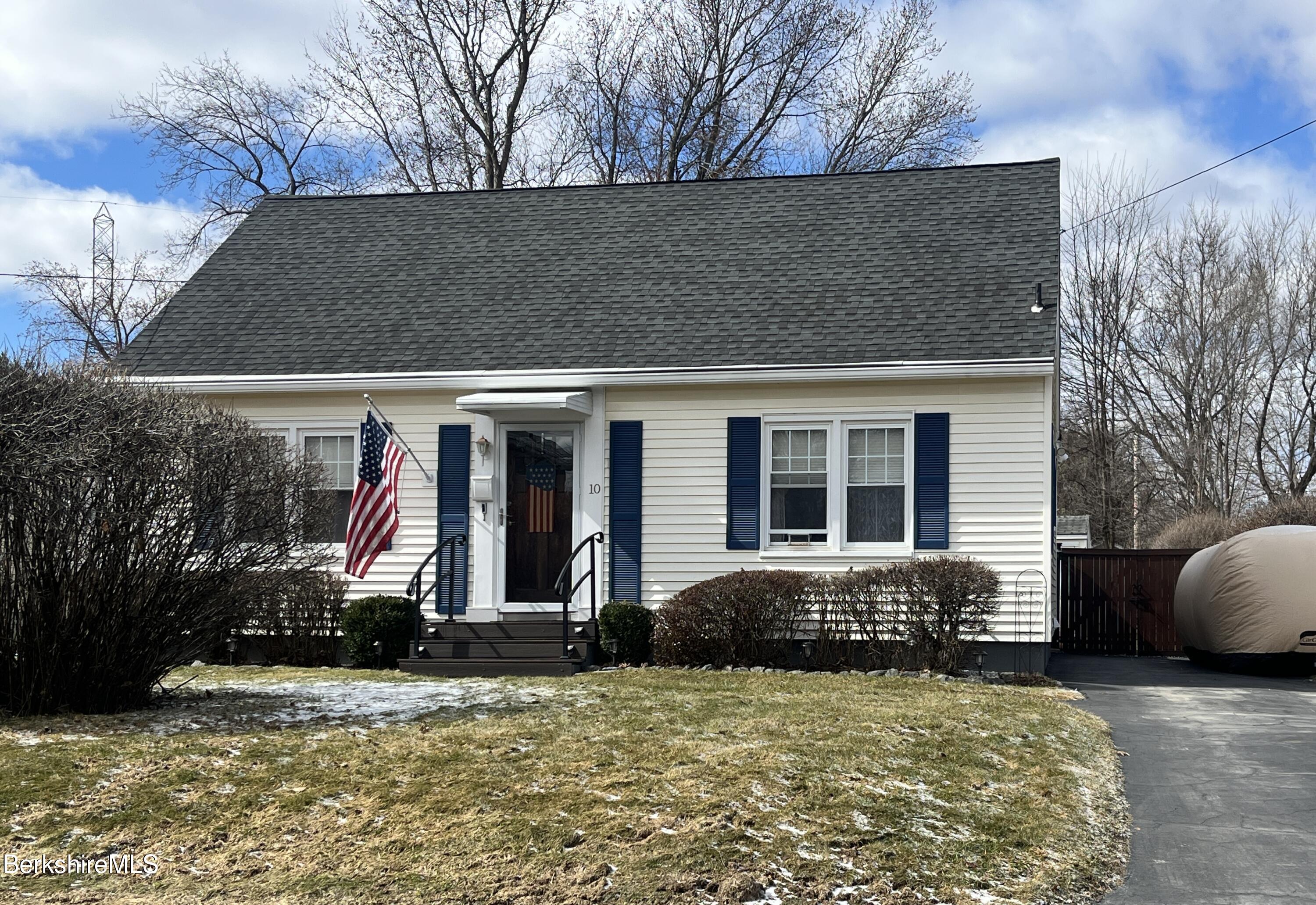 10 Huron Street Pittsfield, MA 01201 - Photo 1 of 28 Front of Home