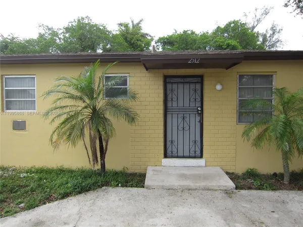 $2,550 | 2512 Northwest 175th Terrace, Miami Gardens, FL 33056