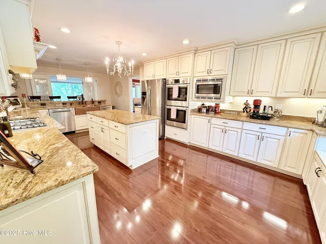 $998,894 | 259 West Rock Creek Road, New Bern, NC 28562