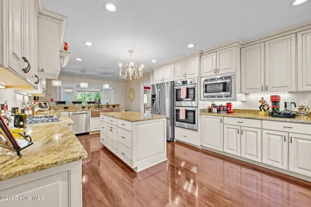 $998,894 | 259 West Rock Creek Road, New Bern, NC 28562
