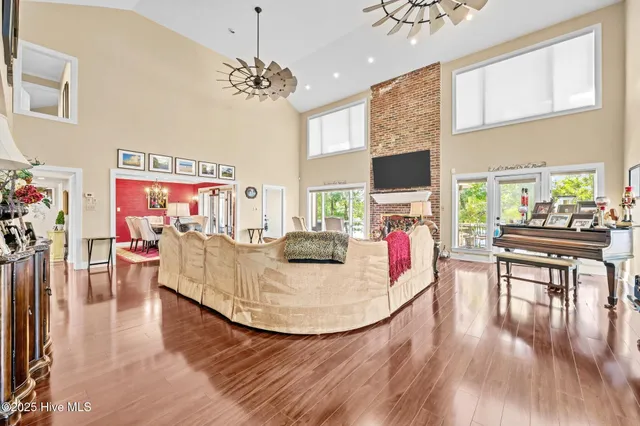 $998,894 | 259 West Rock Creek Road, New Bern, NC 28562