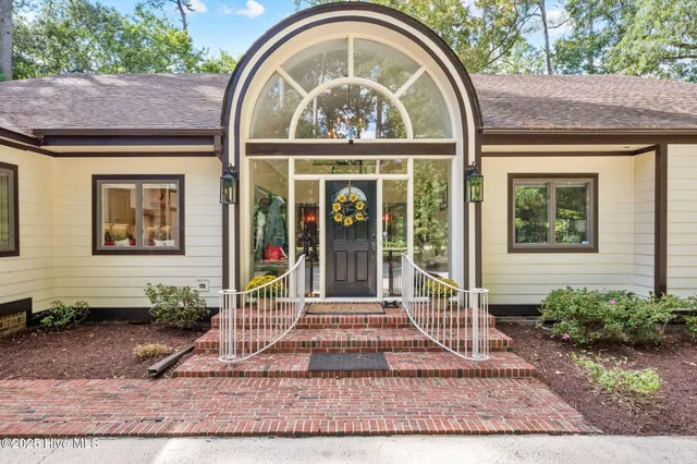 $998,894 | 259 West Rock Creek Road, New Bern, NC 28562