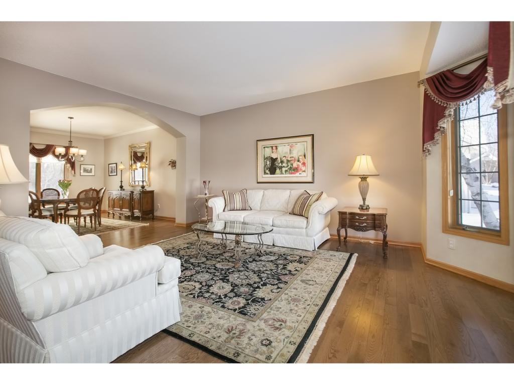 17545 George Moran Drive Eden Prairie, MN 55347 - Photo 4 of 46 Gallery Image 4