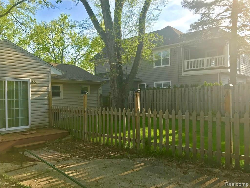 144 Ferndale Avenue Rochester, MI 48307 - Photo 13 of 14 Photo May 16, 6 31 29 PM.jpg