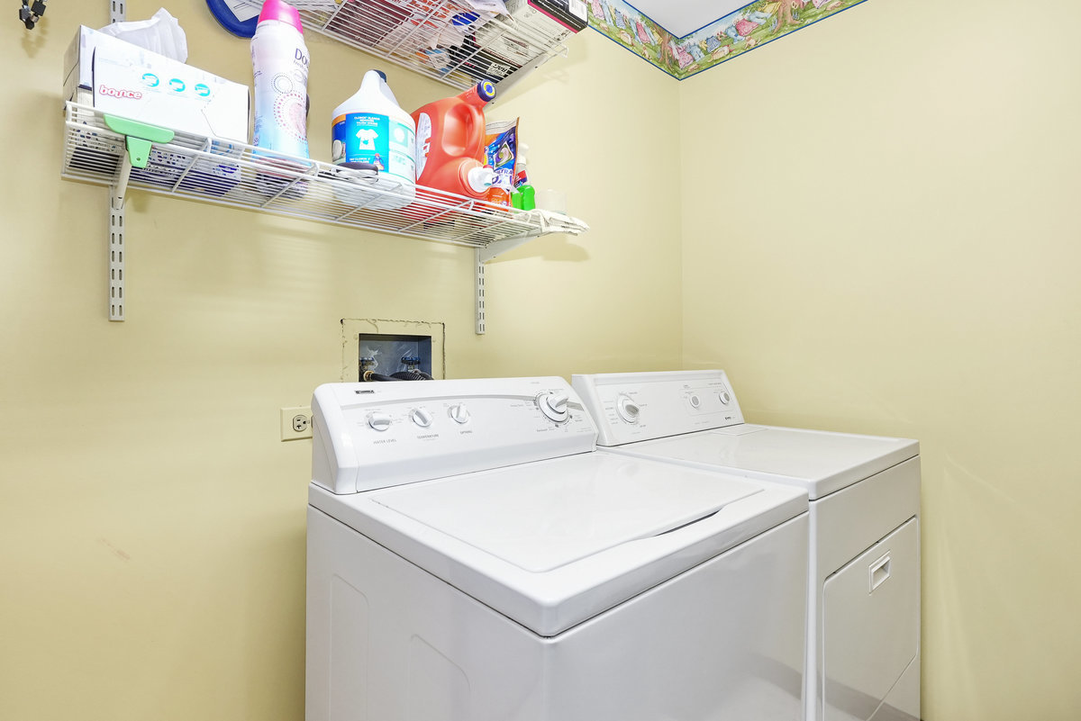 2 Valley View Drive Lemont, IL 60439 - Photo 15 of 36 a utility room with dryer and washer