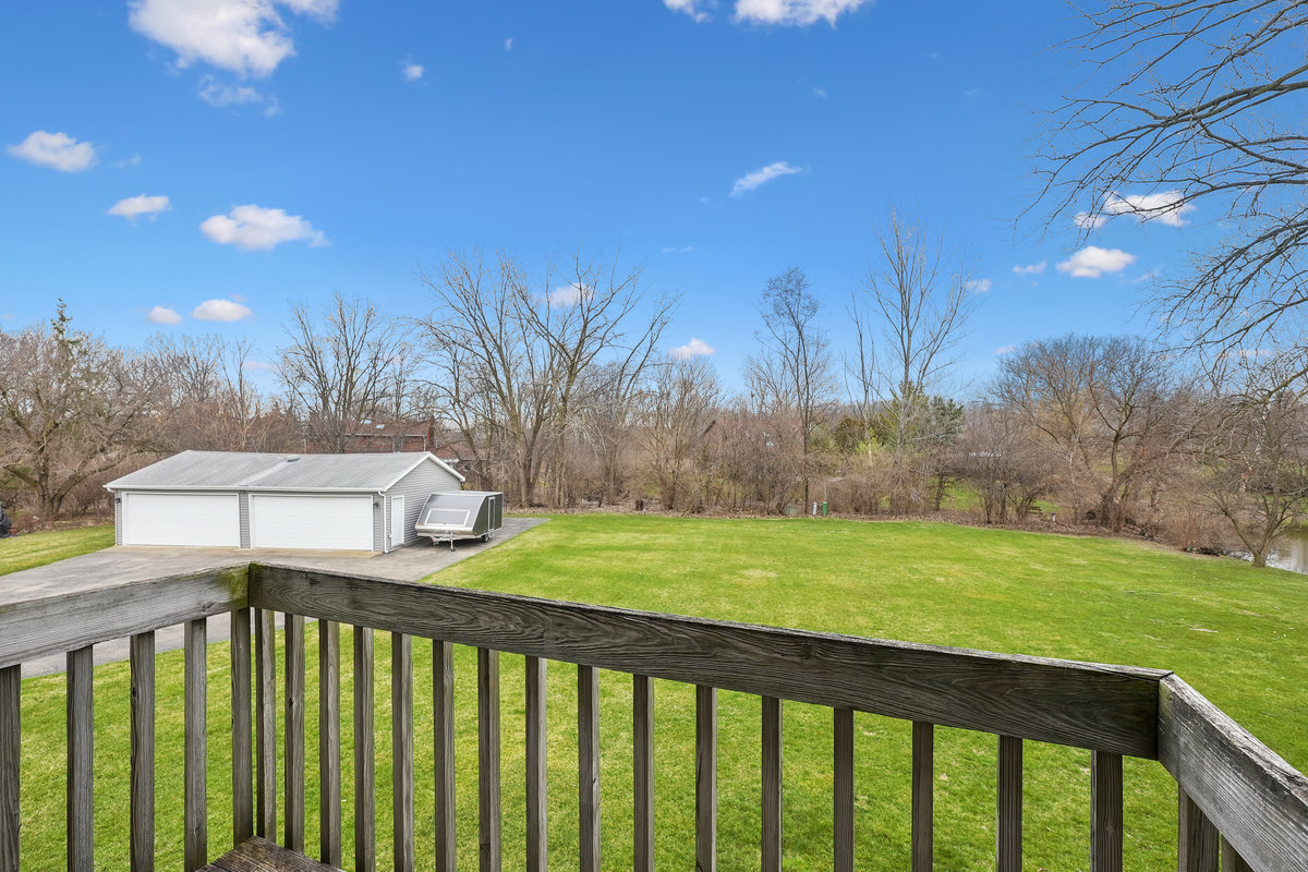 2 Valley View Drive Lemont, IL 60439 - Photo 28 of 36 a view of a balcony with an outdoor space