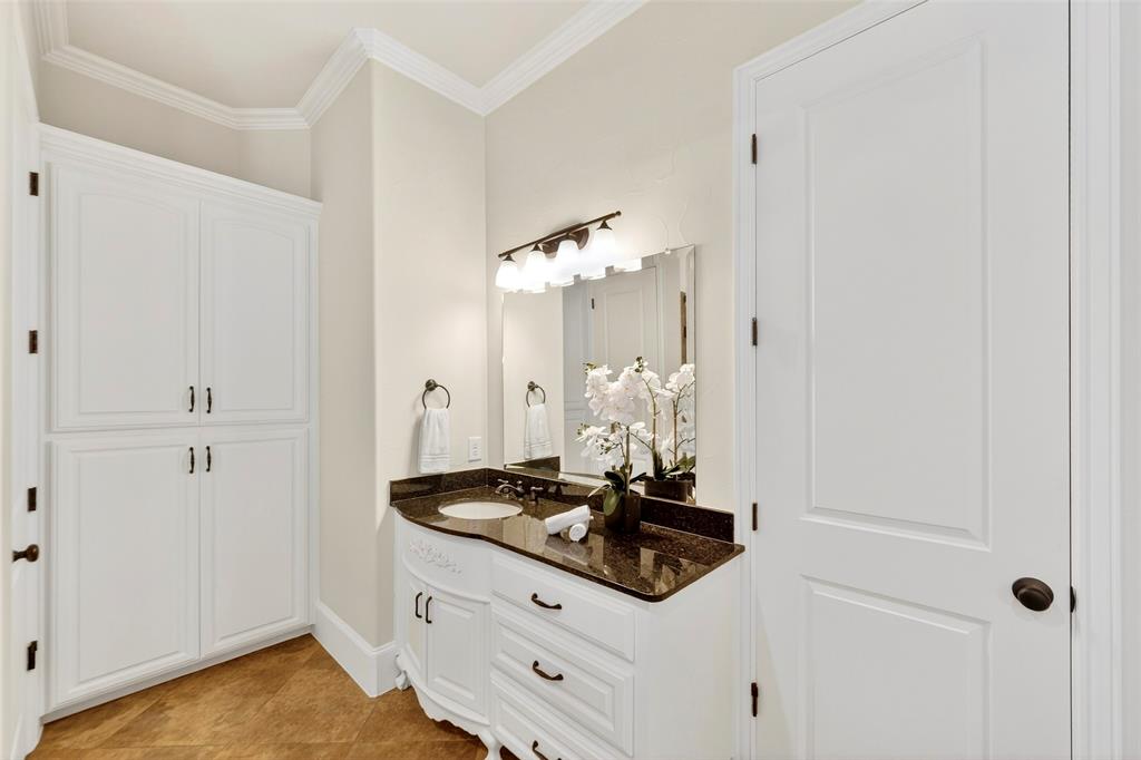 9515 Edith Lane Dallas, TX 75220 - Photo 21 of 39 2 Private Vanities & deep Walk in Closets