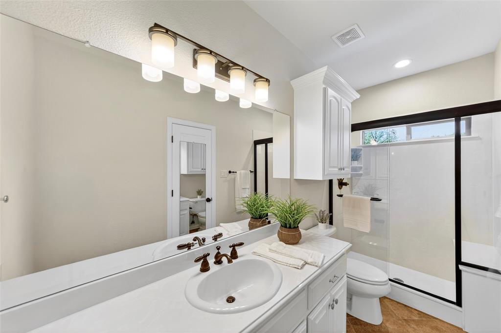 9515 Edith Lane Dallas, TX 75220 - Photo 36 of 39 2nd Floor Primary Bath Ensuite