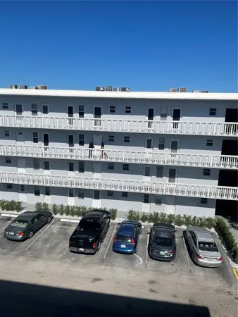 $230,000 | 604 Northeast 2nd Street, Unit 231, Dania Beach, FL 33004